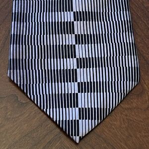 Vintage Pierre Cardin Gray Black 100% Silk Men’s Neck Tie Made In USA